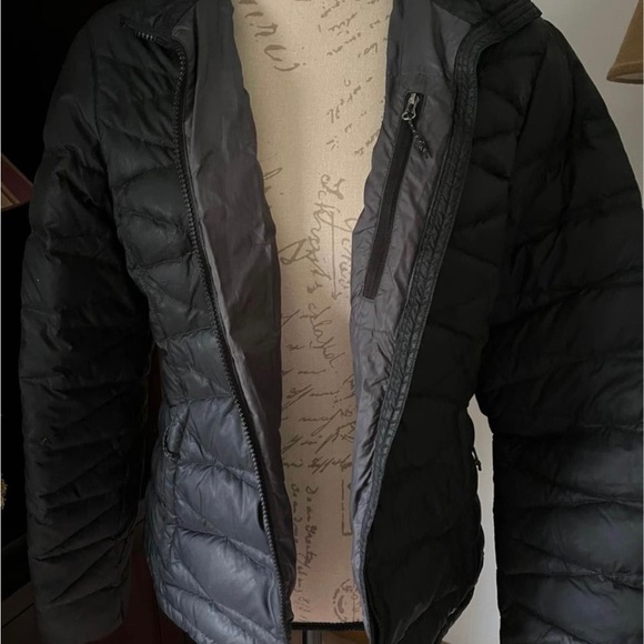 Women’s Eddie Bauer Down Jacket - Picture 4 of 5